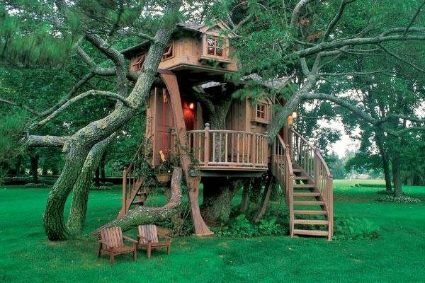 Peter Nelson’s Treehouses | Amusing Planet